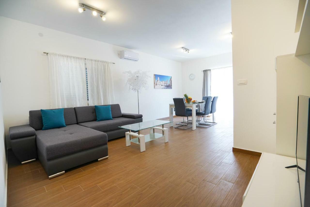 Tj Apartment 2 ซาดาร์ ภายนอก รูปภาพ